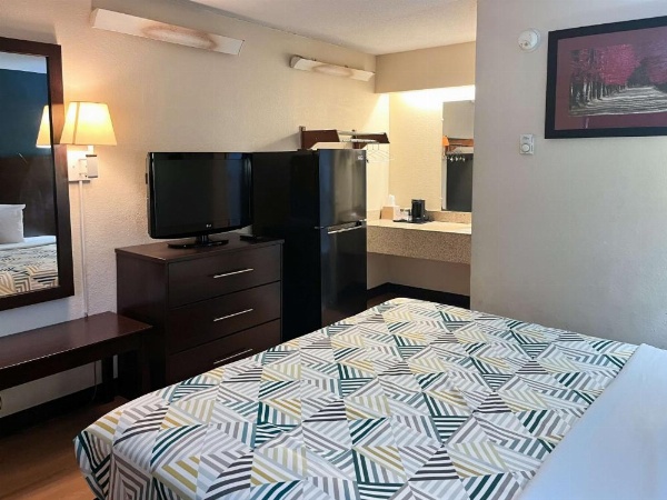 Studio 6 Suites Shreveport, LA Industrial Loop image 13